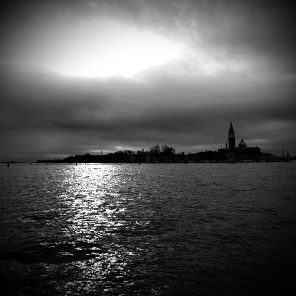 Qphoto: q_98c7aa9e.jpg q_98c7aa9e.jpg